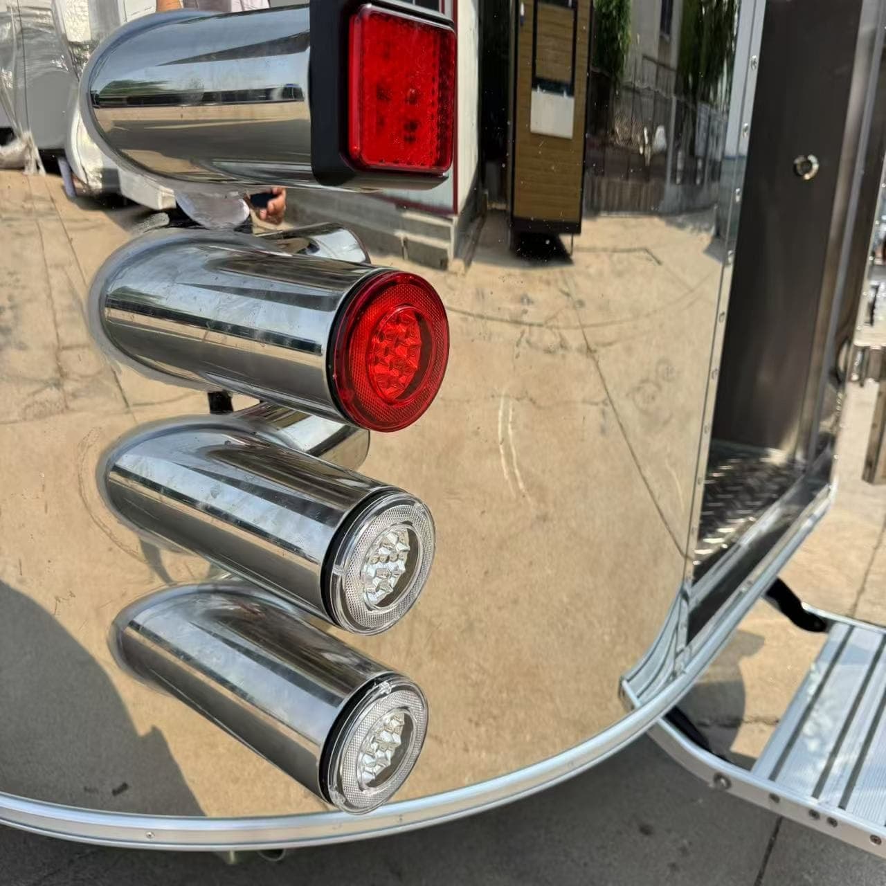Chrome rear light cluster on the finished trailer